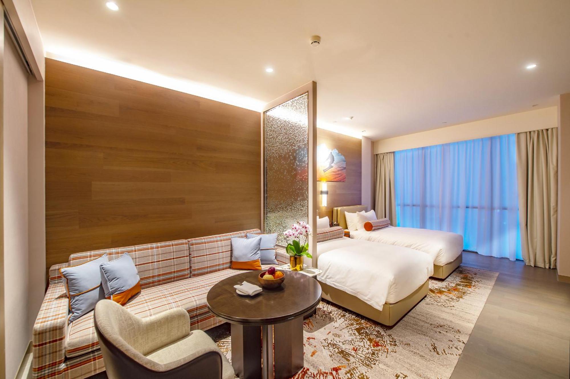 L+Snow Supreme Hotel Shanghai Bagian luar foto